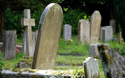 Feti seppelliti nei cimiteri: il rispetto e la pietà per i bimbi abortiti