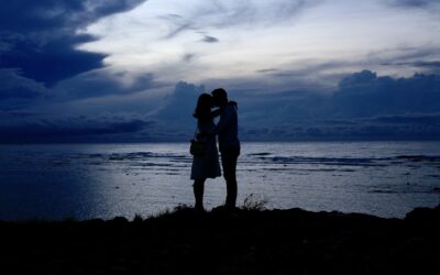 Amore romantico: i giovani, il bacio, il “ per sempre”