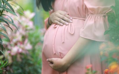 Donna inchiodata alla Croce ogni giorno in cui rinuncia alla vita del figlio