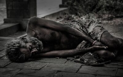 Madre Teresa, la vera storia di una vita vissuta per gli ultimi
