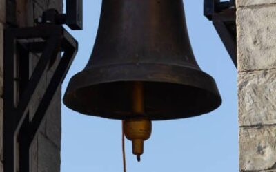 Bimbi non nati: la campana del Vescovo Suetta ci ricorda la verità