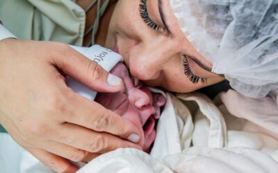 Mamma e neonato:il primo incontro è un intenso passaggio di emozioni (video)