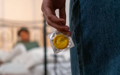 Sesso precoce:  se la famiglia tace, la scuola non basta